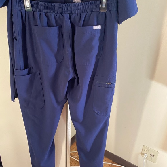 Sold - Picture 3 of 5